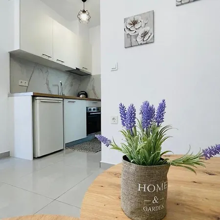 Athina Apartment Ofrinion Exterior photo